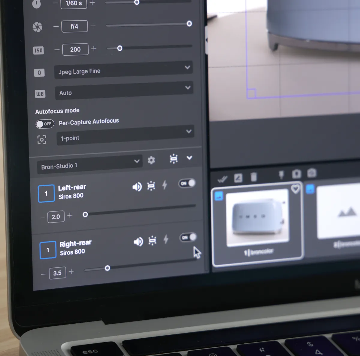 ノートPC上のOrbitvu Stationでbroncolor Sirosの照明を操作する画面