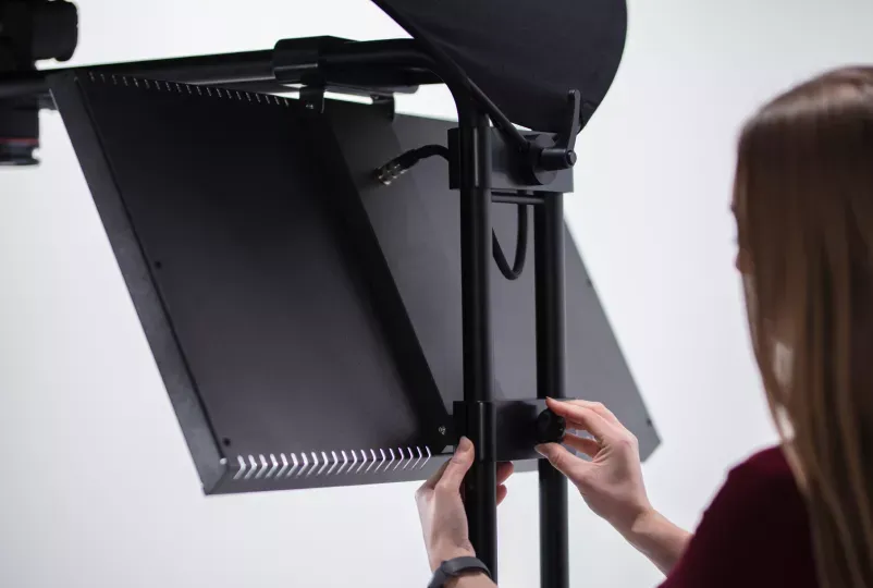 Power lighting on Alphadesk