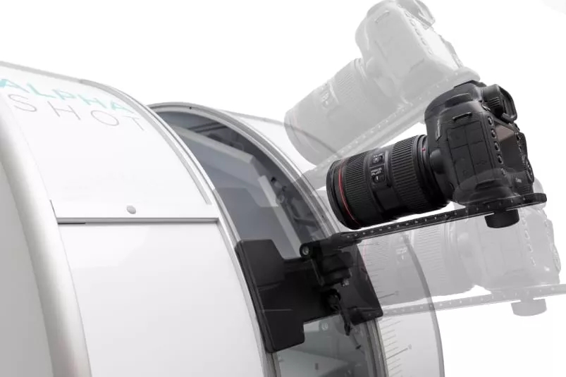 Integrated camera holder on Alphashot 360
