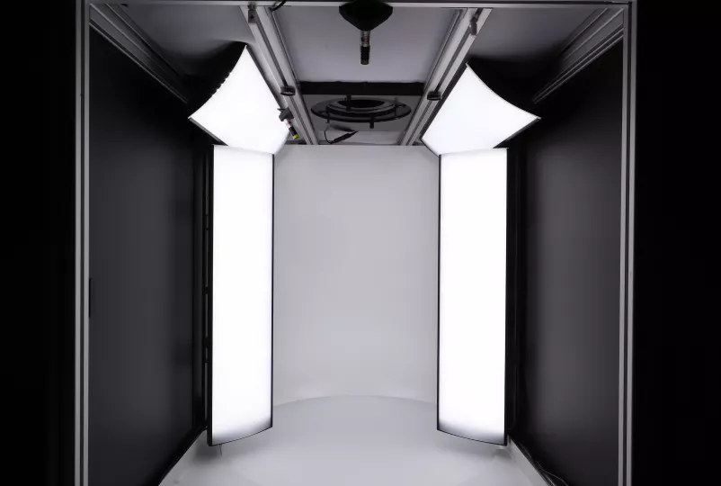 In-house produced LED lights on Alphashot XL